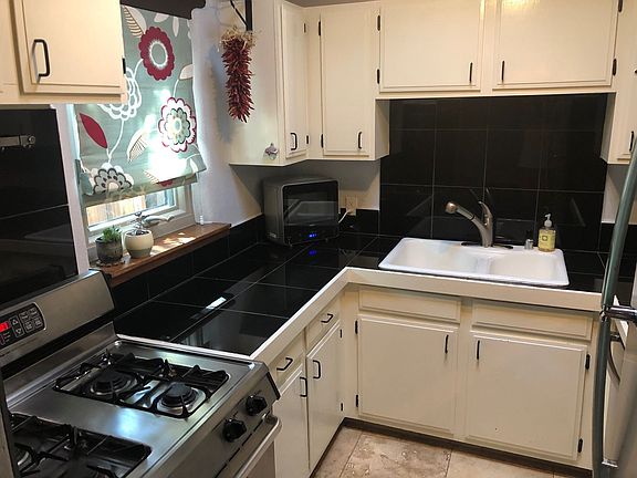 5th image of 985 Agua Fria St Unit 110