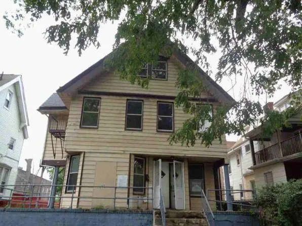 171 So Burnet St, East Orange, NJ 07018
