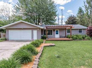 9435 Dice Rd, Freeland, MI 48623