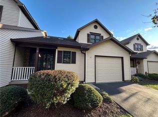 34 Pumpkin Hl, Rochester, NY 14624