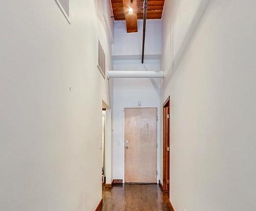 2nd image of 510 W Superior St #123