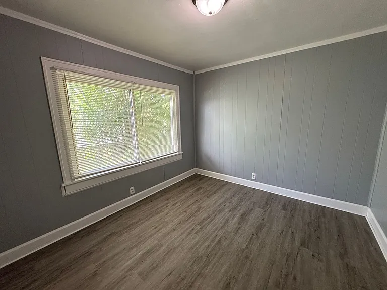 1529 Dawson St — Photo 11