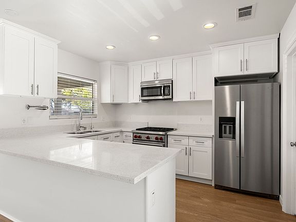 3rd image of 9833 Chadsey Dr