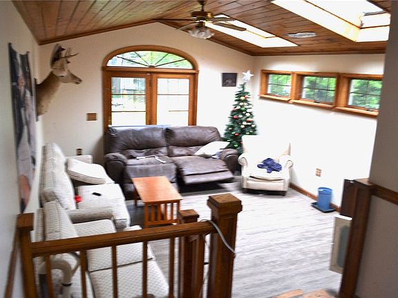 2nd image of 20 Reynolds Ave