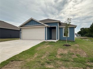 2001 N Fleetwood Ln, Siloam Springs, AR 72761