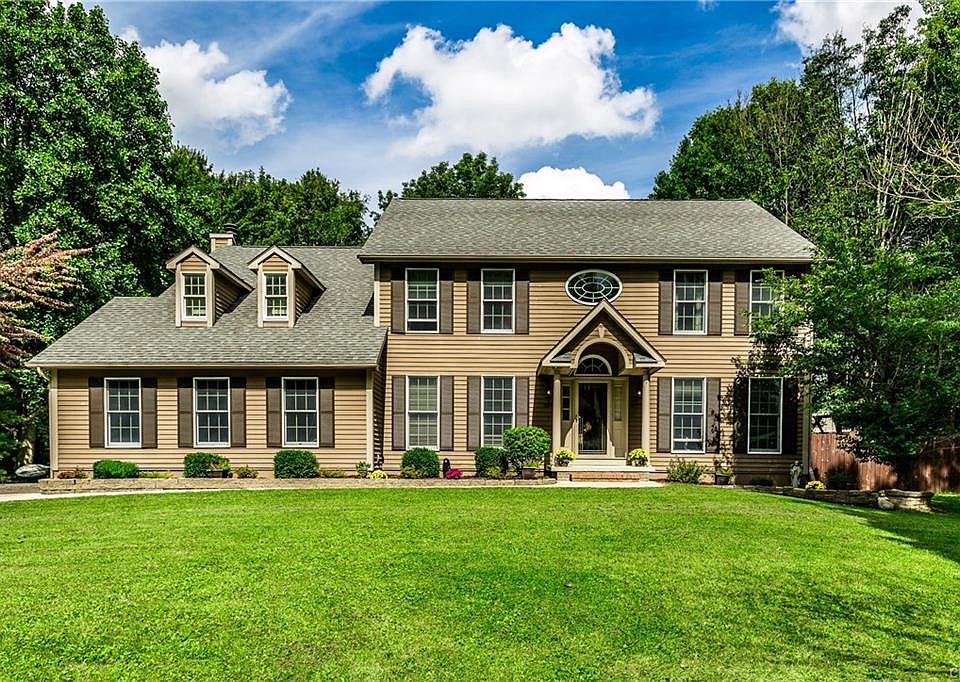 1st image of 324 Hourglass Ln