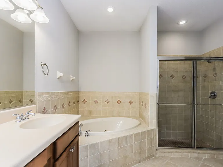 5805 Spanish Point Ct — Photo 10
