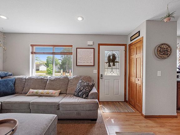 4th image of 3321 ROSEWOOD DRIVE