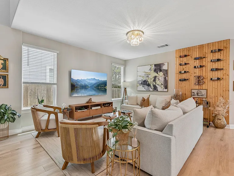 117 Stone Canyon Dr — Photo 1