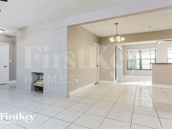 3rd image of 7720 Juniper St