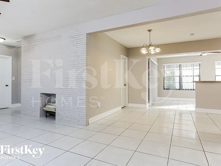7720 Juniper St — Photo 3