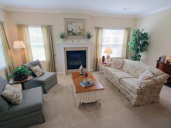 4th image of 202 Alexander Lawrence Dr