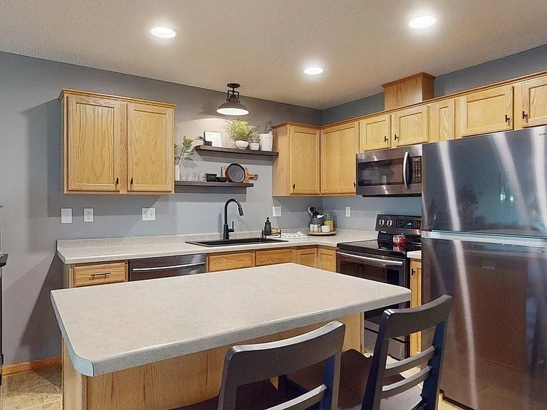 3057 Venice Ln NW — Photo 4