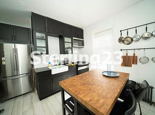 18-47 Ditmars Blvd #3R, Astoria, NY 11105