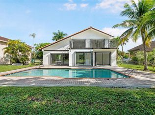 2102 SW 124th Pl, Miami, FL 33175