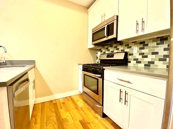 5th image of 566 Sterling Pl