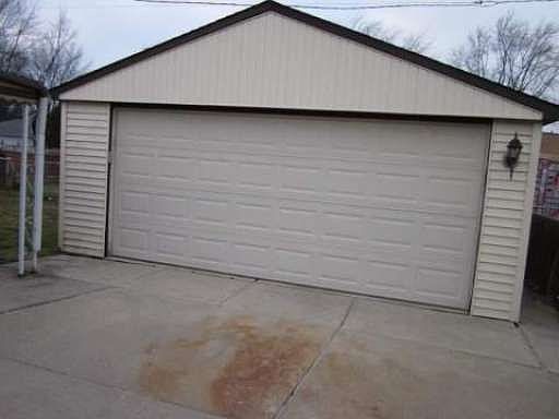 2nd image of 21213 Stanley St