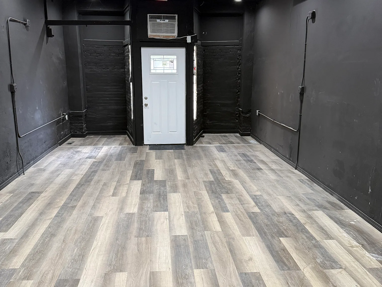 Studio, 1028 sqft, $1,750 — Photo 3