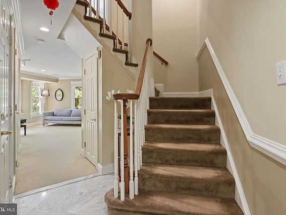 4th image of 2331 N Van Buren Ct