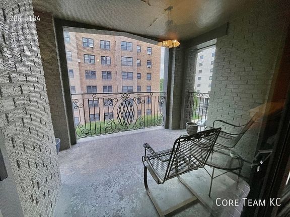 3rd image of 710 W 48th St #301