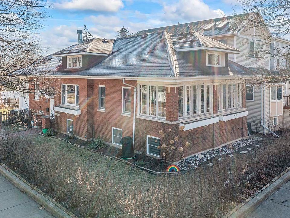 1st image of 900 Thomas Ave
