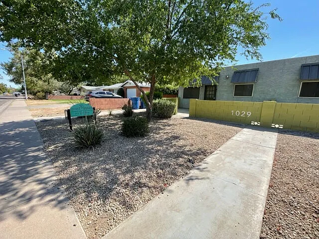 1029 S Wilson St — Photo 4