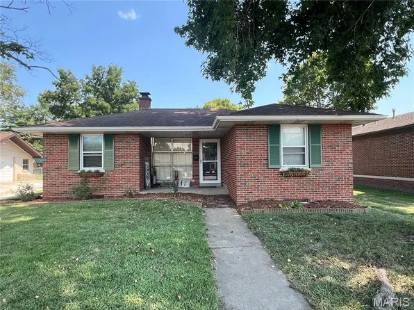 106 N State St, Freeburg, IL 62243