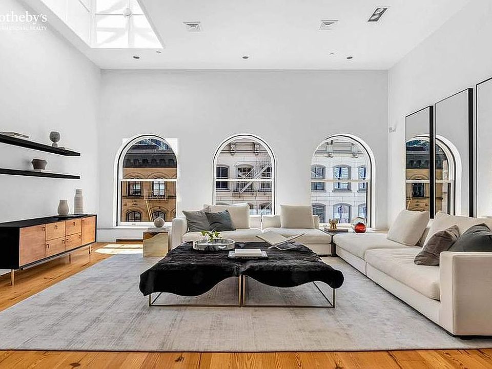 1st image of 129 Duane St Unit Phd