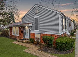 1867 Wellington Pl, Hoffman Estates, IL 60169