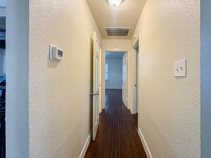 1916 Houston Pl — Photo 6