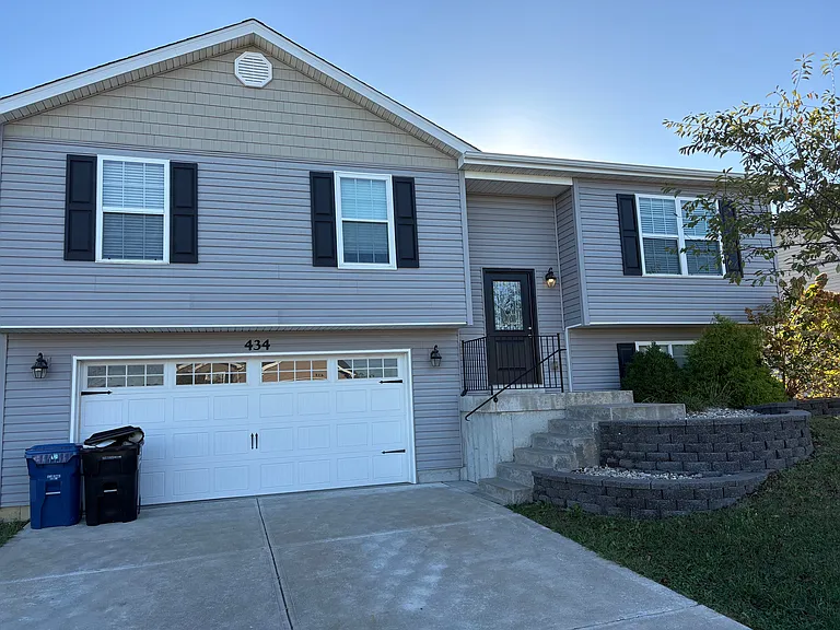 434 Honeysuckle Creek Dr — Photo 1