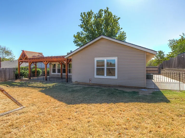 2909 W 61st Pl S — Photo 36