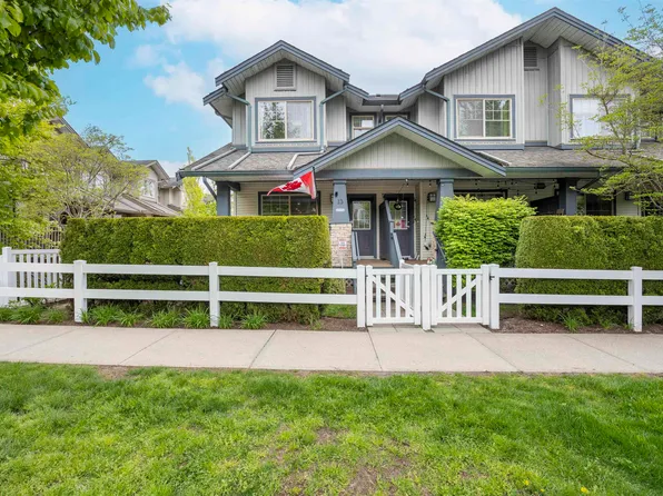 19250 65th Ave #13, Surrey, BC V4N 5R7