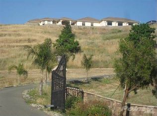 7020 Steiger Hill Rd, Vacaville, CA 95688