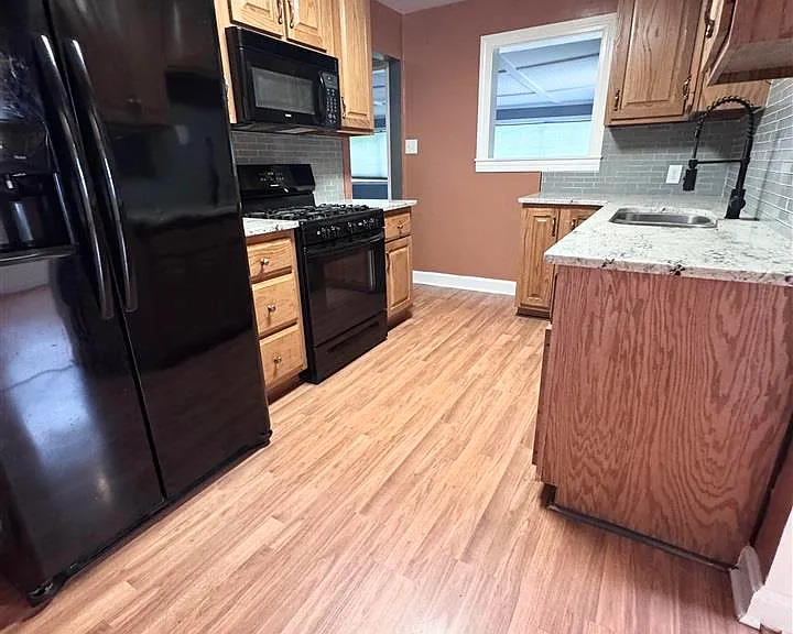 625 N Main St — Photo 9