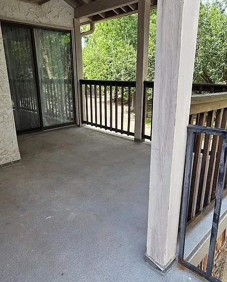 1304 E Bayou Pkwy #5A — Photo 16