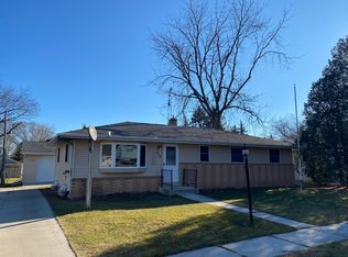 318 S 3rd St, Cedar Grove, WI 53013