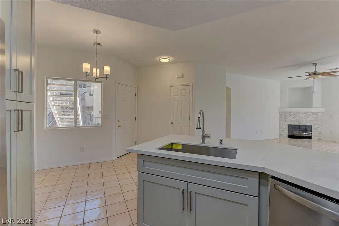 2 bed, 2.0 bath, 1149 sqft, $1,650 — Photo 4
