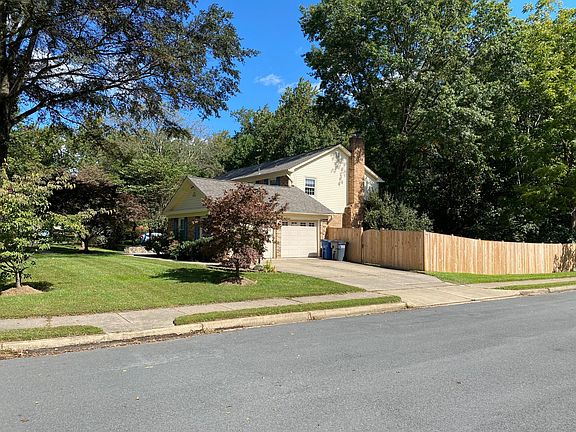 4th image of 3707 Moss Brooke Ct