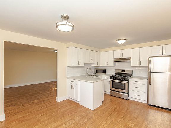 4th image of 3027 N Harlem Ave APT 3N