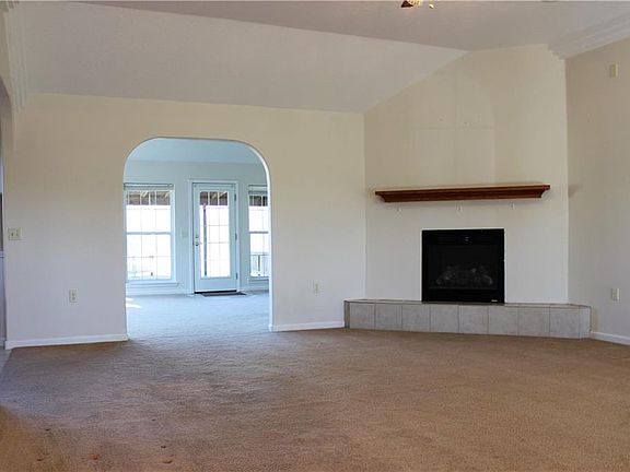 5th image of 2504 S Lincoln St