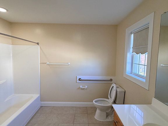 5th image of 125 Main St #404