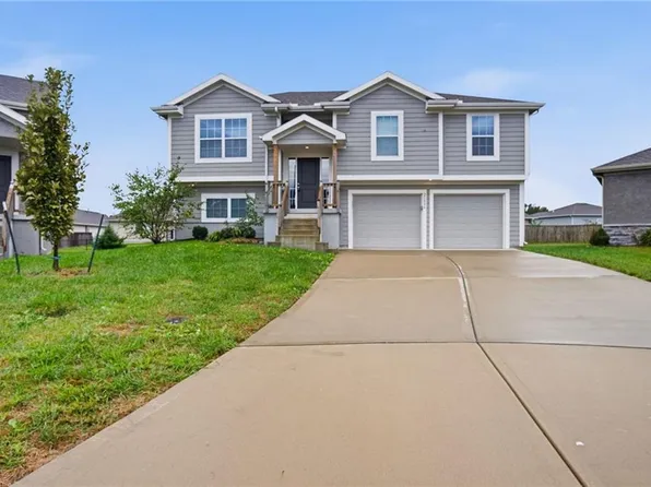 21806 Lucca Cir, Peculiar, MO 64078