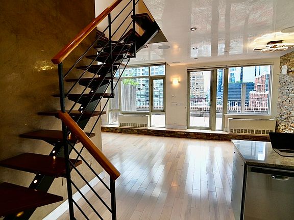 4th image of 502 9th Ave Penthouse W