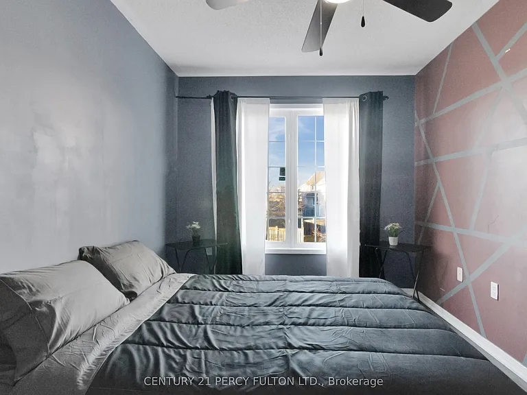 19 Odessa Cres — Photo 24