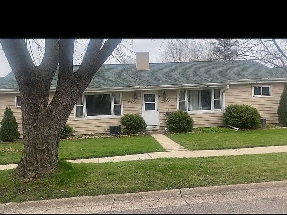 2nd image of 1122 N Oakhill Ave