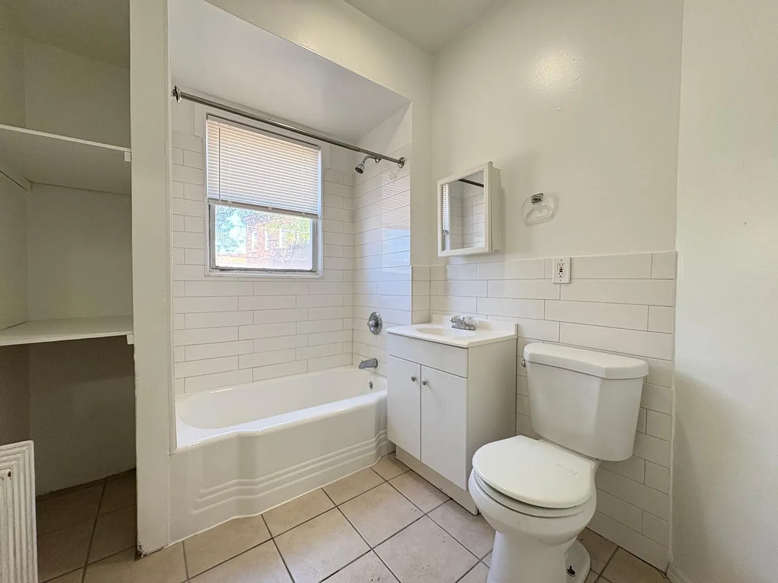 5 bed, $2,500 — Photo 3