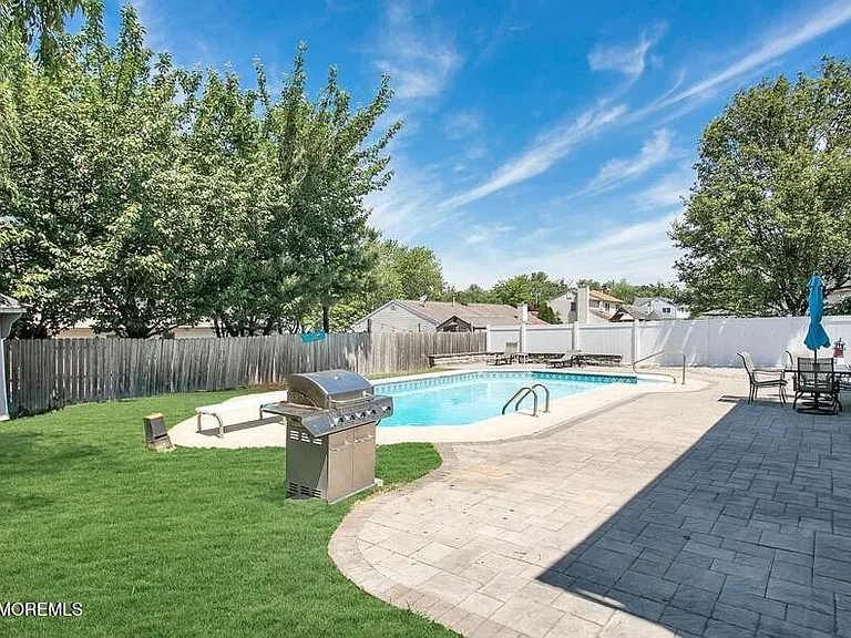 960 Green Hill Blvd — Photo 24