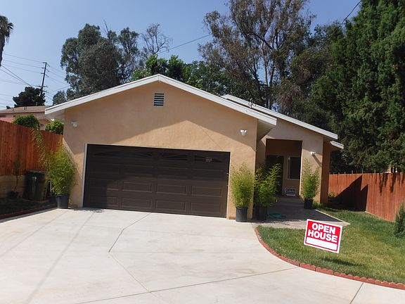 5th image of 7807 Dellrose Ave