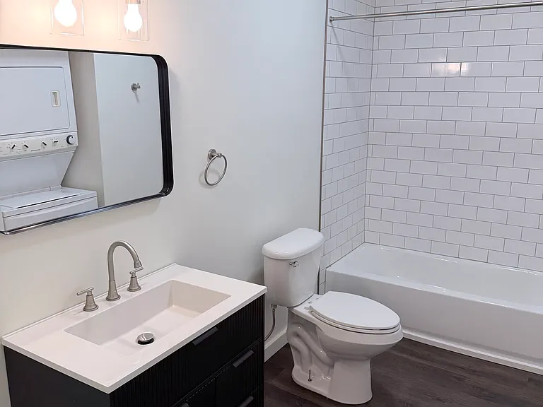 516 Broadway St — Photo 5